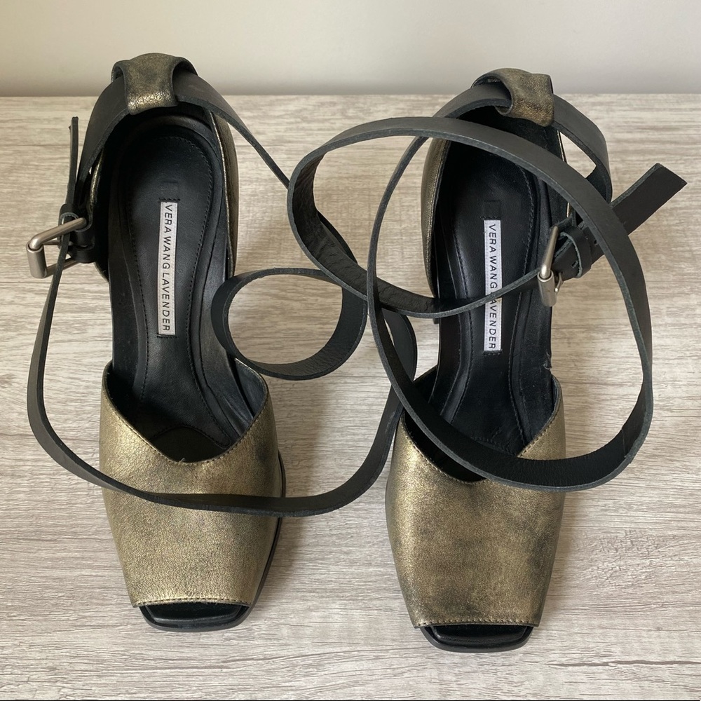 Vera Wang Lavender Gold Shimmer Tone Heels